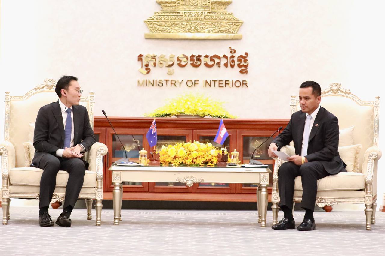 ឯកឧត្តមអភិសន្តិបណ្ឌិត ស សុខា និងឯកអគ្គរាជ​ទូត​អូ​ស្ត្រា​លី កត់សម្គាល់វិជ្ជមានអំពីកិច្ចសហការអនុវត្តច្បាប់
