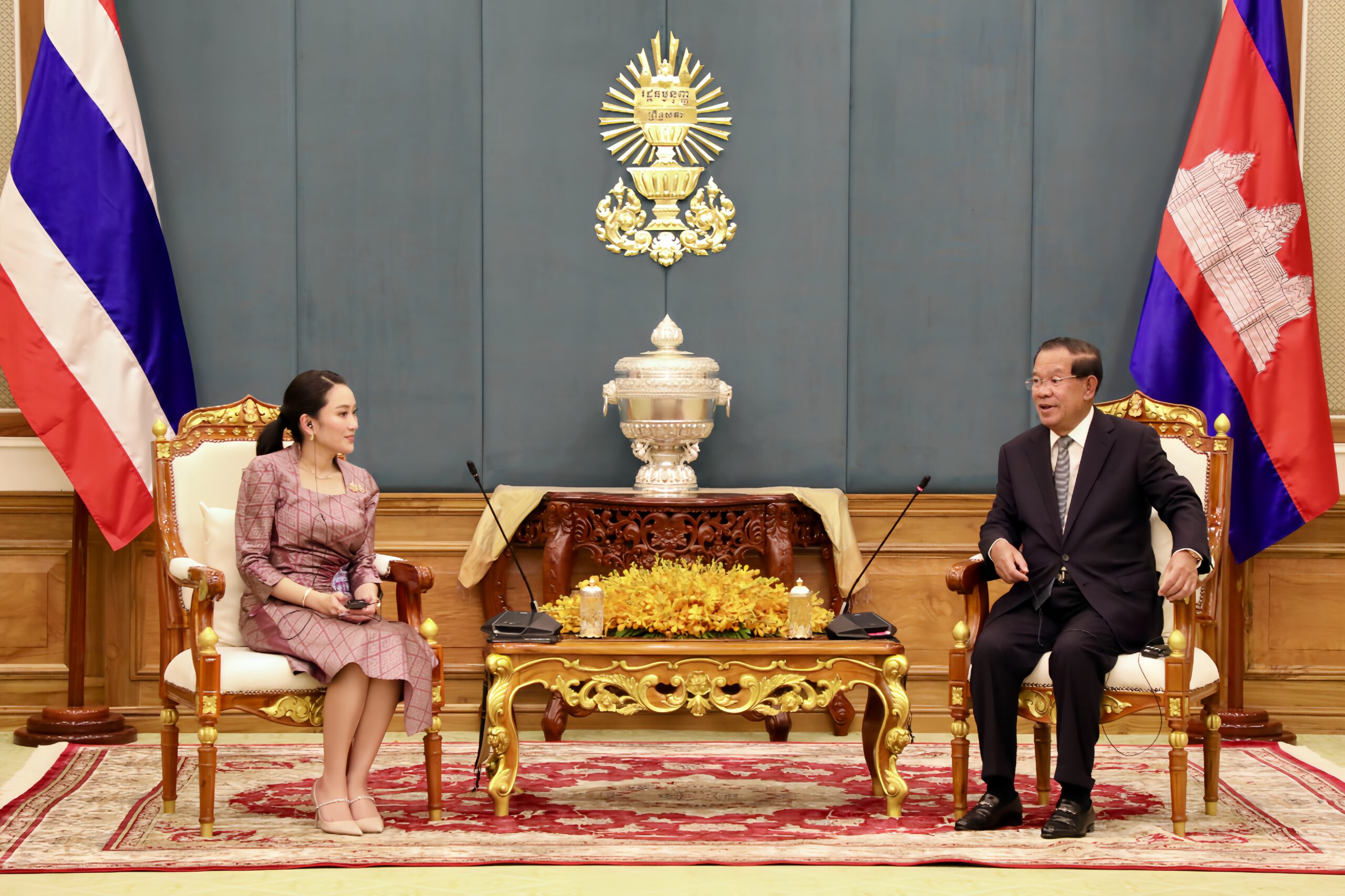 ជំនួបរវាង សម្តេចតេជោ ហ៊ុន សែន និងនាយករដ្ឋមន្រ្តីថៃ បានបង្ហាញភាពស្និទ្ធស្នាល ជាពូ និងក្មួយ