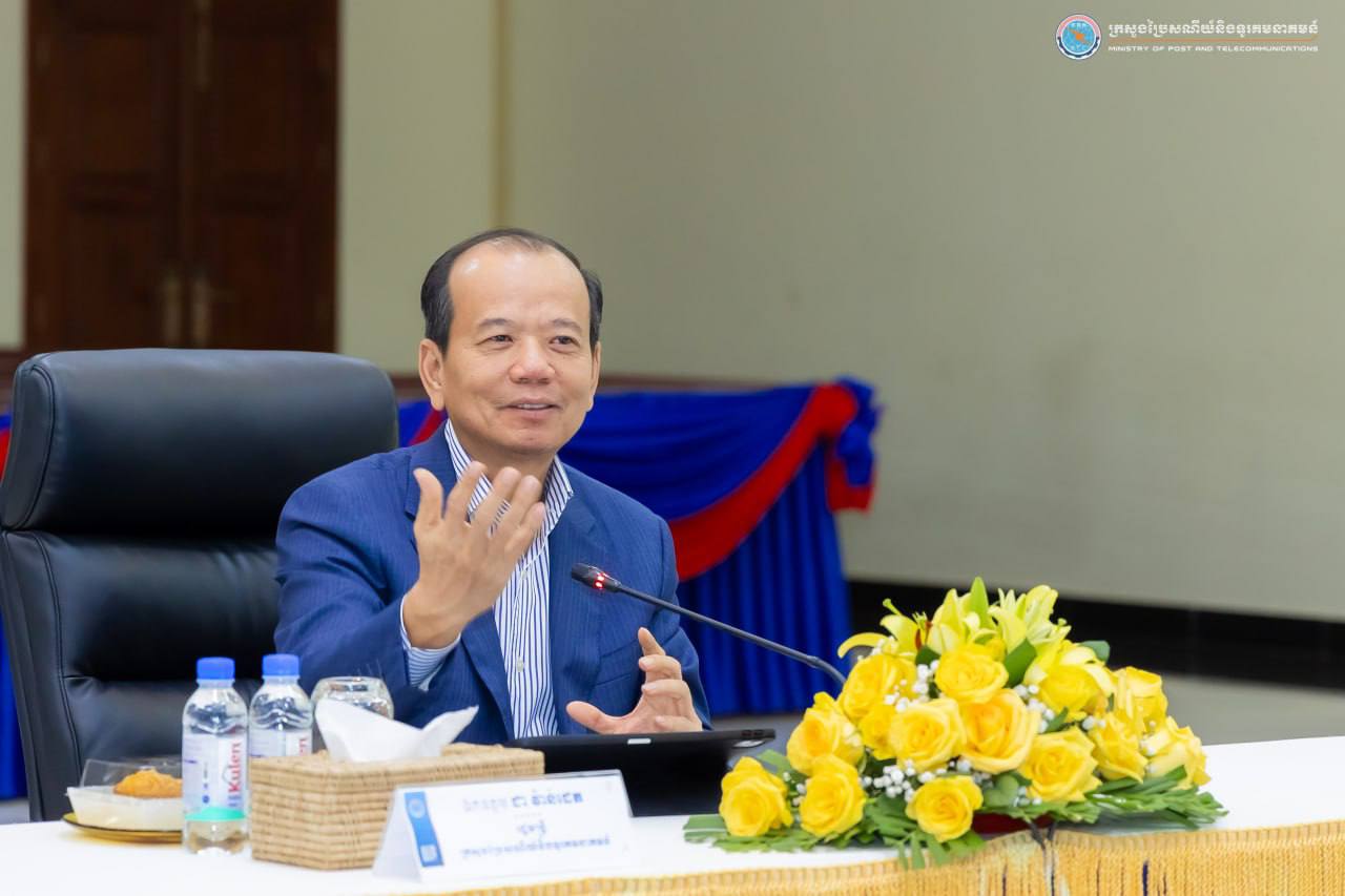 ឯកឧត្តមរដ្ឋមន្ត្រី ជា វ៉ាន់ដេត លើកទឹកចិត្តក្រុមហ៊ុនផ្តល់សេវាទូរគមនាគមន៍ចូលរួមរៀបចំសណ្តាប់ធ្នាប់បណ្តាញខ្សែកាបអុបទិកក្នុងរាជធានីភ្នំពេញ