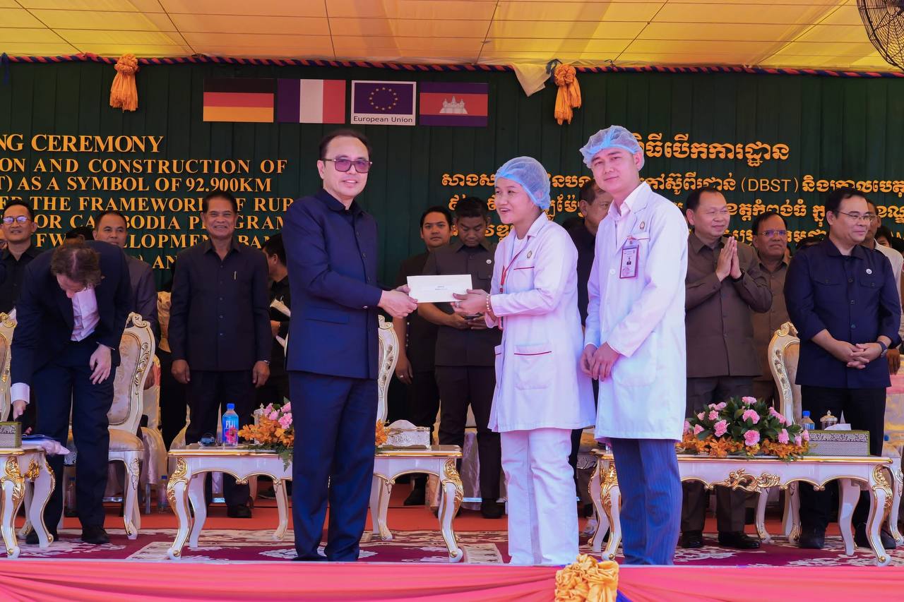 បើកការដ្ឋានសាងសង់ផ្លូវថ្មីក្នុងខេត្តកំពង់ធំ ដើម្បីលើកកម្ពស់សេដ្ឋកិច្ច និងគុណភាពជីវិត
