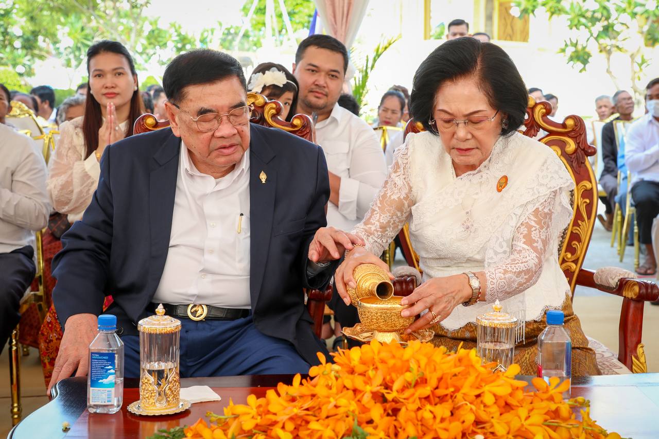 ឯកឧត្តមកិត្តិសេដ្ឋាបណ្ឌិត  ជាម យៀប រៀបចំពិធីបង្សុកូល រាប់បាតឧទ្ទិសកុសលជូនបុព្វការីជន ដែលបានបែកកាយទៅកាន់លោកខាងមុខ