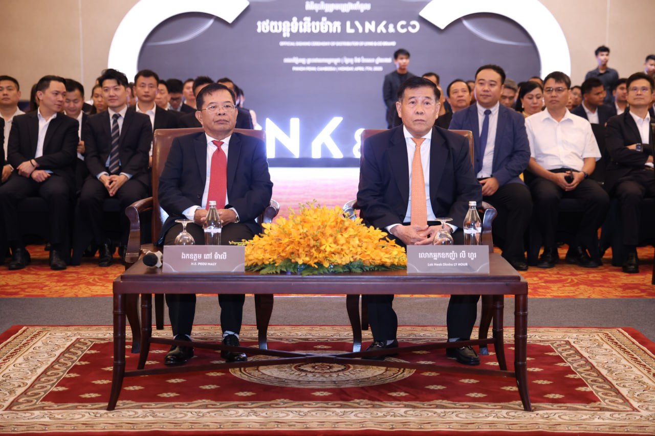 ក្រសួងសាធារណៈការនិងដឹកជញ្ជូន បង្ហាញពីសក្តានុពលសេដ្ឋកិច្ចដ៏រឹងមាំដល់ក្រុមហ៊ុនឯកជន លើការនាំចូលរថយន្តសេរីទំនើប ចូលមកក្នុងទីផ្សារកម្ពុជា