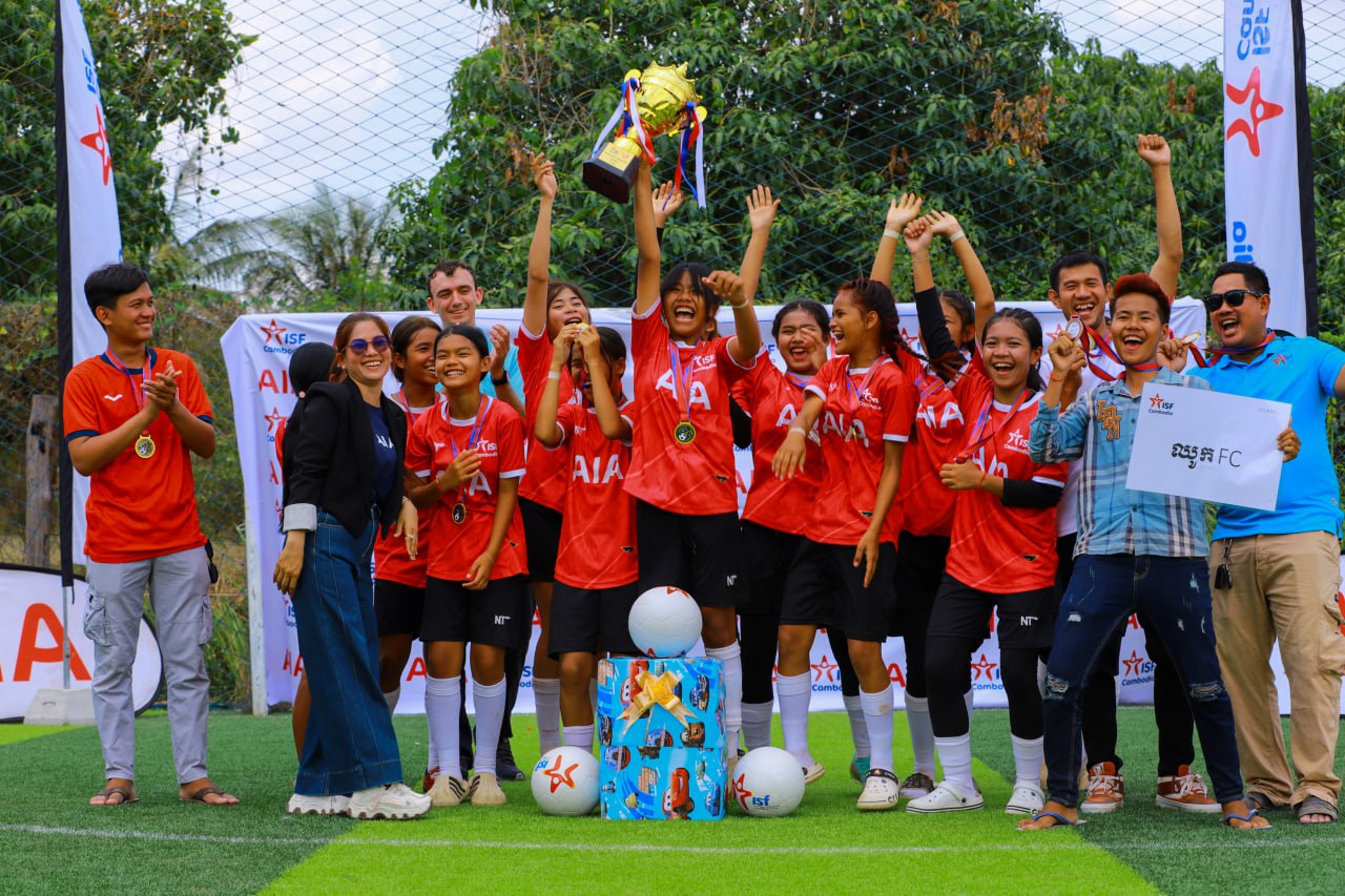 រកឃើញក្រុមបាល់ទាត់ឆ្នើមឡើងមកភ្នំពេញ ក្នុងព្រឹត្តិការណ៍ការ​ប្រកួត​បាល់ទាត់វិលជុំកុមារ និងយុវជន AIA-ISF Youth League ប្រចាំខេត្តបន្ទាយមានជ័យ
