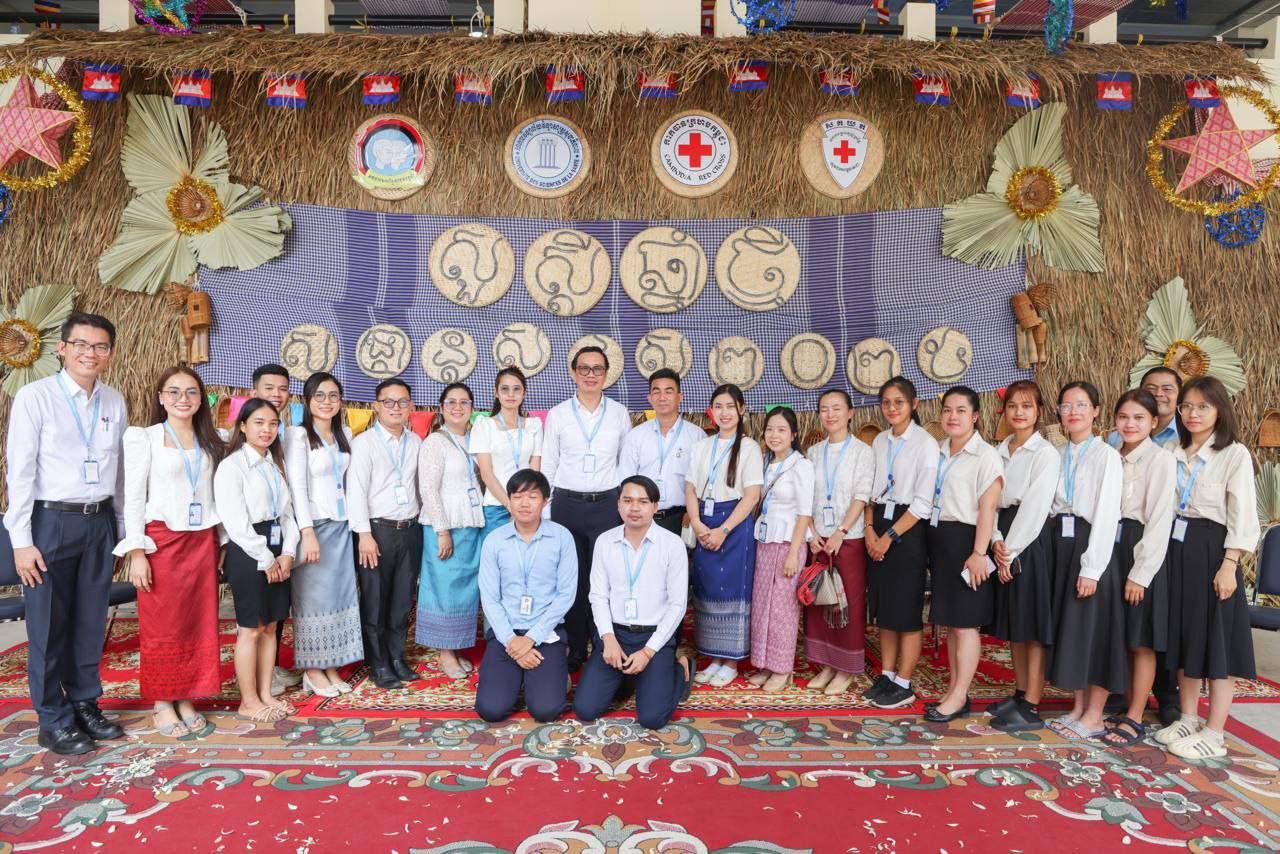 សាកលវិទ្យាល័យវិទ្យាសាស្រ្តសុខាភិបាល រៀបចំពិធីសូត្រមន្ត ចំរើនព្រះបរត្តិ មុនឱកាស បុណ្យចូលឆ្នាំថ្មី ប្រពៃណីខ្មែរ