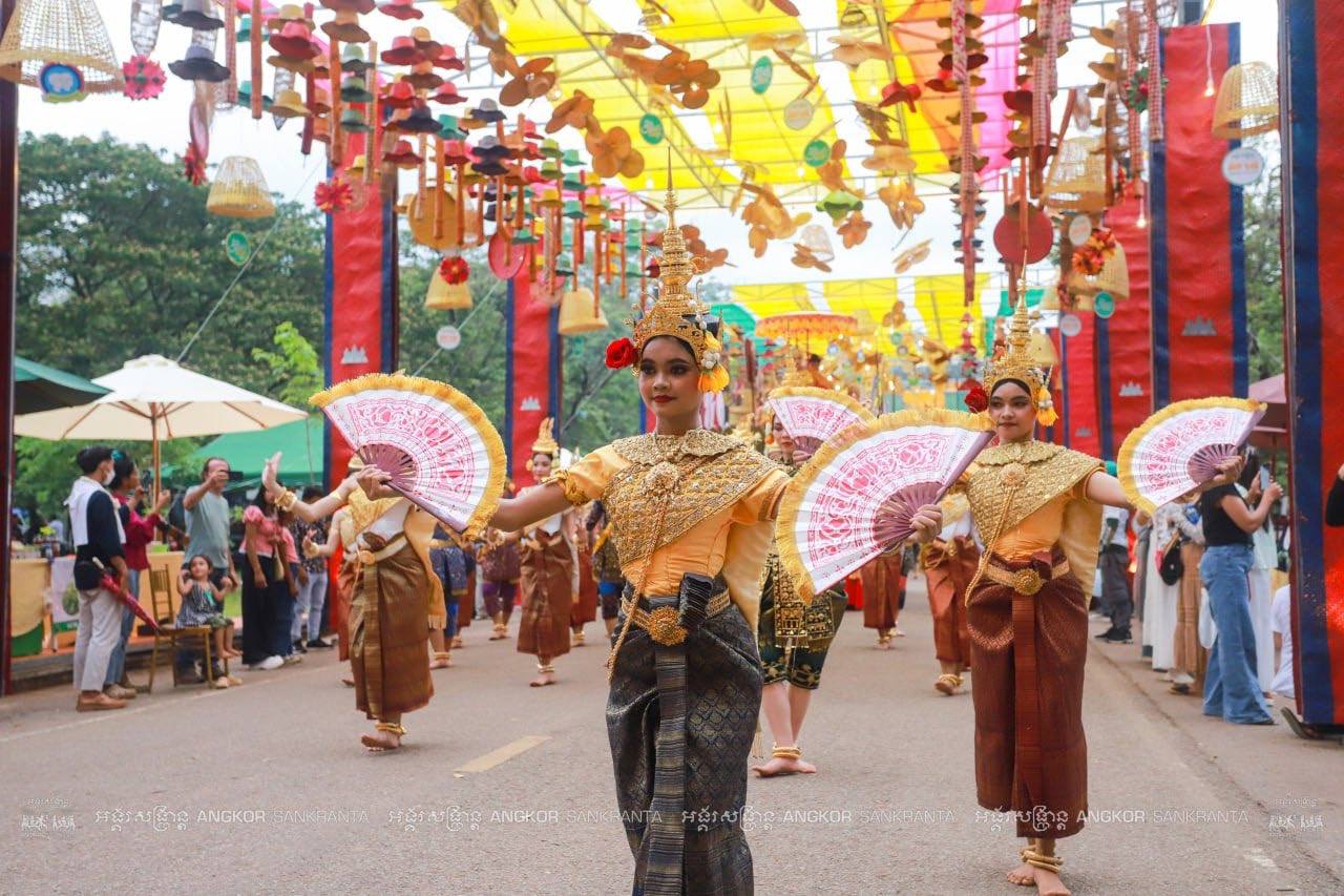 អង្គរសង្រ្កាន្តបង្ហាញវប្បធម៌ដ៏សម្បូរបែបរបស់ខ្មែរ និងផ្តល់ការកម្សាន្ត យ៉ាងសប្បាយរីករាយមិនអាចបំភ្លេចបានពីសំណាក់អ្នកទេសចរ