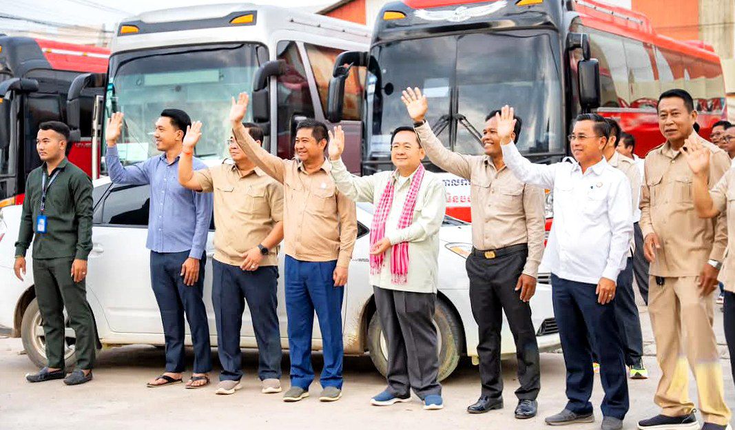 ពលរដ្ឋជាង ១២ ០០០នាក់ បានធ្វើដំណើរទៅមកក្នុងរដូវបុណ្យចូលឆ្នាំថ្មី តាមរថយន្តក្រុងរដ្ឋដោយមិនបង់ប្រាក់ភ្នំពេញ-បាត់ដំបង