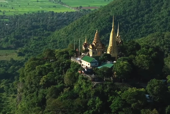 ព្រះមហាក្សត្រ៖ តួនាទីដ៏ពិសិដ្ឋ ៤យ៉ាង របស់វត្តអារាម ព្រះពុទ្ធសាសនាខ្មែរ បានរួមវិភាគទានដ៏សំខាន់ដល់សង្គម តាំងតែពីបុរាណកាល រហូតមកដល់បច្ចុប្បន្នកាល 🙏🇰🇭