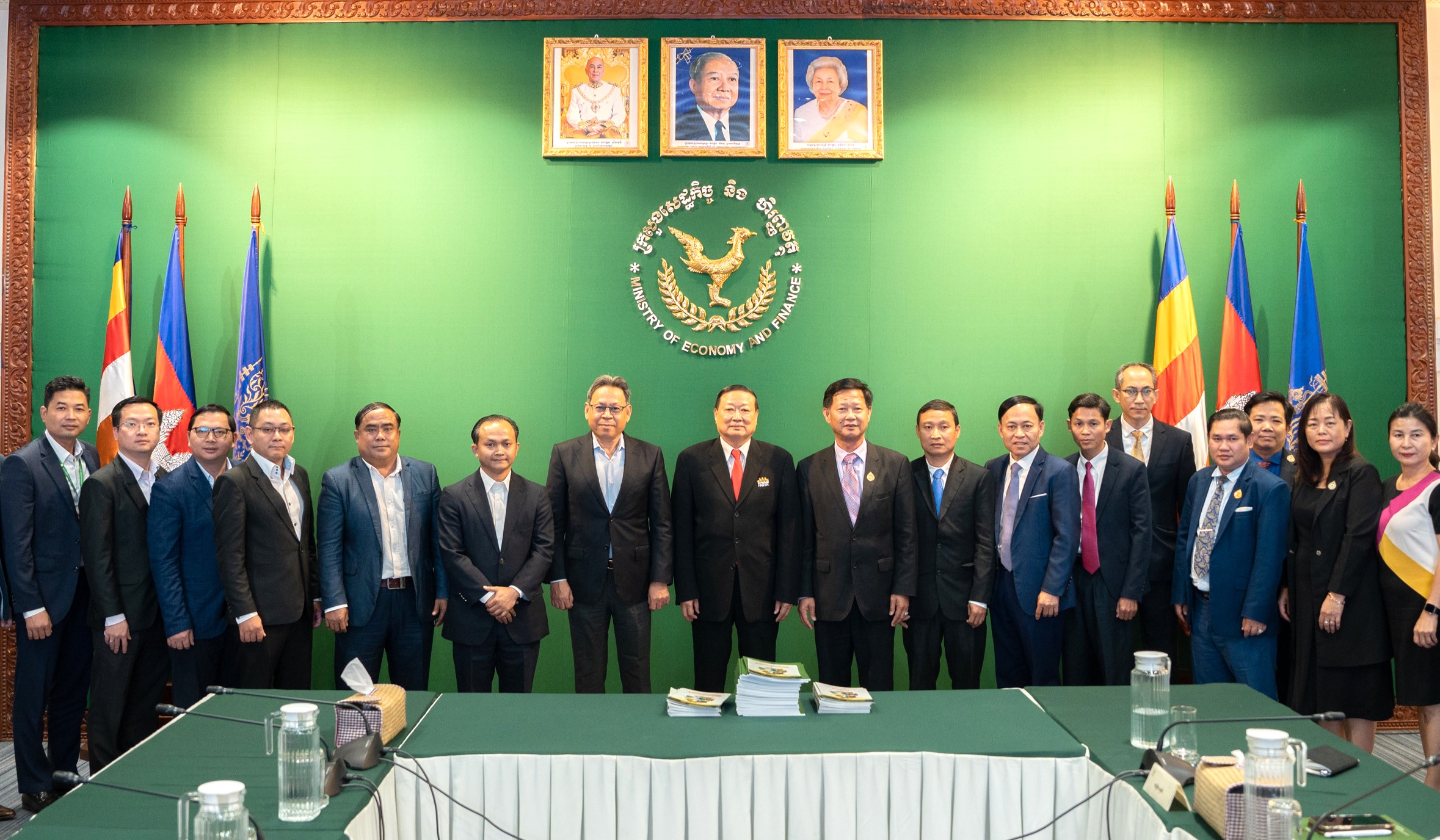 ក្រុមការងារជំរុញការវិនិយោគក្នុងភូមិភាគឦសាន បានជួបប្រជុំជាមួយសមាគមមូលនិធិសម្ដេចតេជោ ដើម្បីពិភាក្សាអំពីកាលានុវត្តភាពវិនិយោគ និង ជំរុញការអភិវឌ្ឍក្នុងខេត្តទាំងបួន