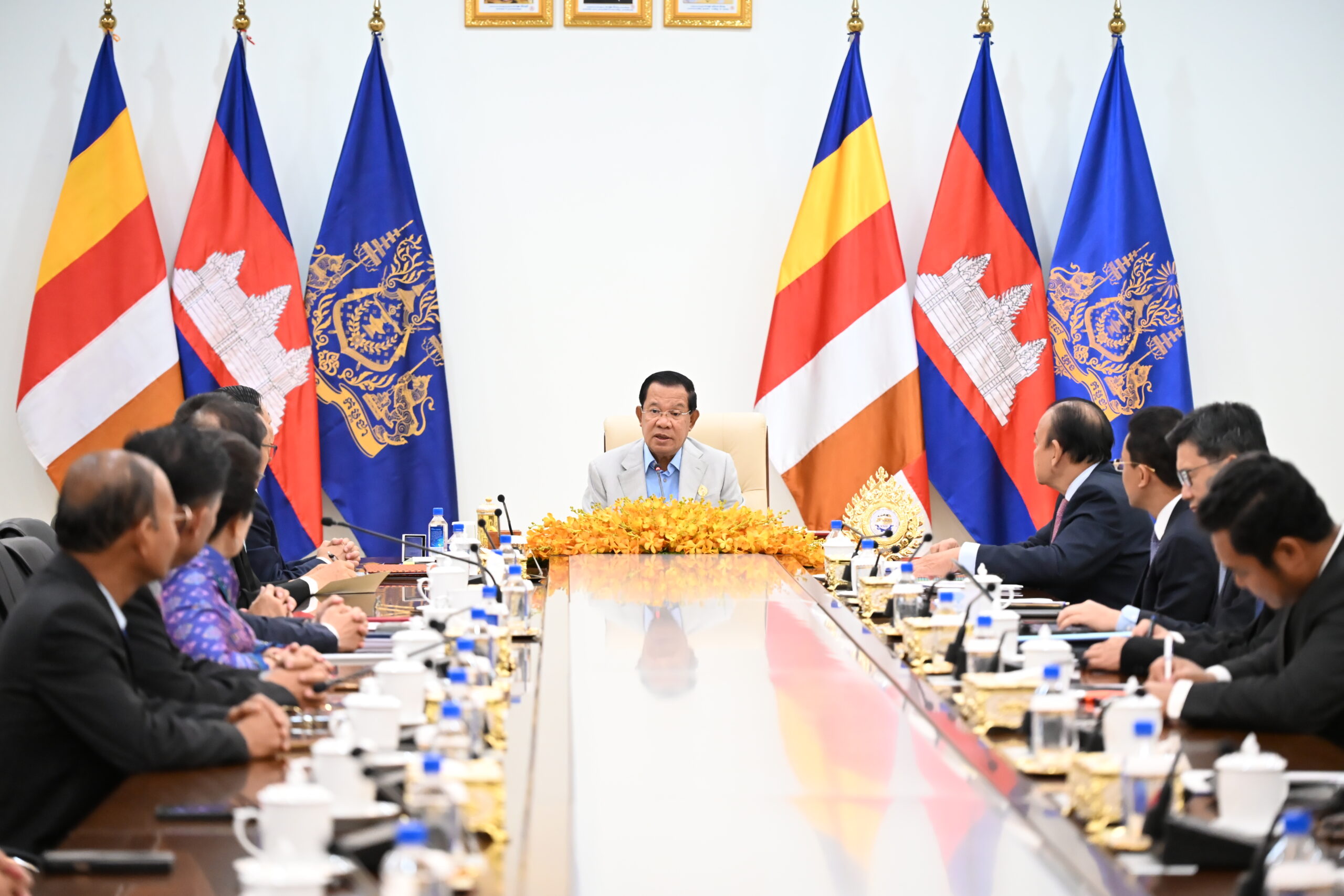 សម្ដេចតេជោ ហ៊ុន សែន ៖ សហគ្រាសធុនតូច និងមធ្យម បានចូលរួមចំណែក ៩៣% ក្នុងផលិតផលក្នុងស្រុកសរុប ដែលបានជ្រោមជ្រែង ការអភិវឌ្ឍសេដ្ឋកិច្ចកម្ពុជា