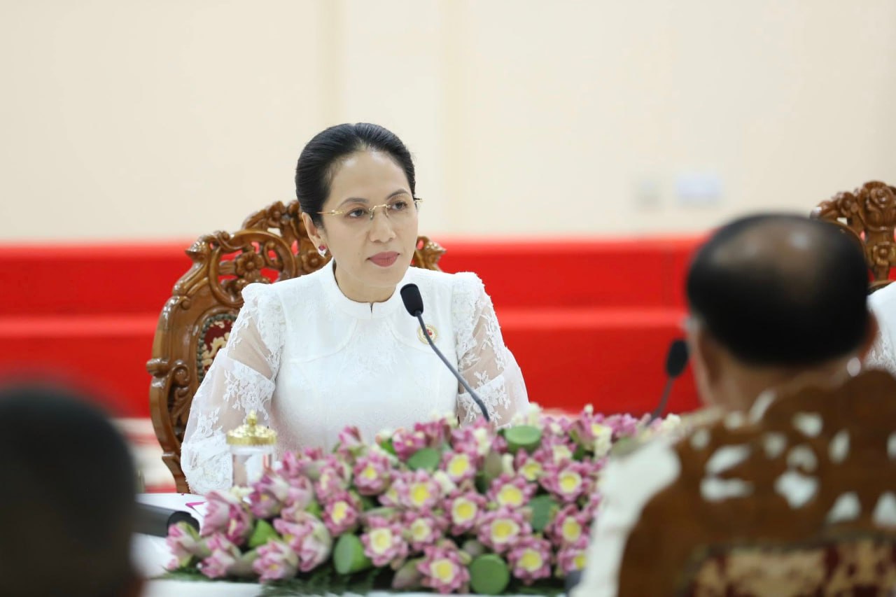 សមាជិក សមាជិកានៃសមាគមឧកញ៉ាកម្ពុជា ចំនួន ១១៨រូប ឧបត្ថម្ភថវិកាជាង ១.៧លានដុល្លារអាម៉េរិក ជូនកាកបាទក្រហមកម្ពុជា