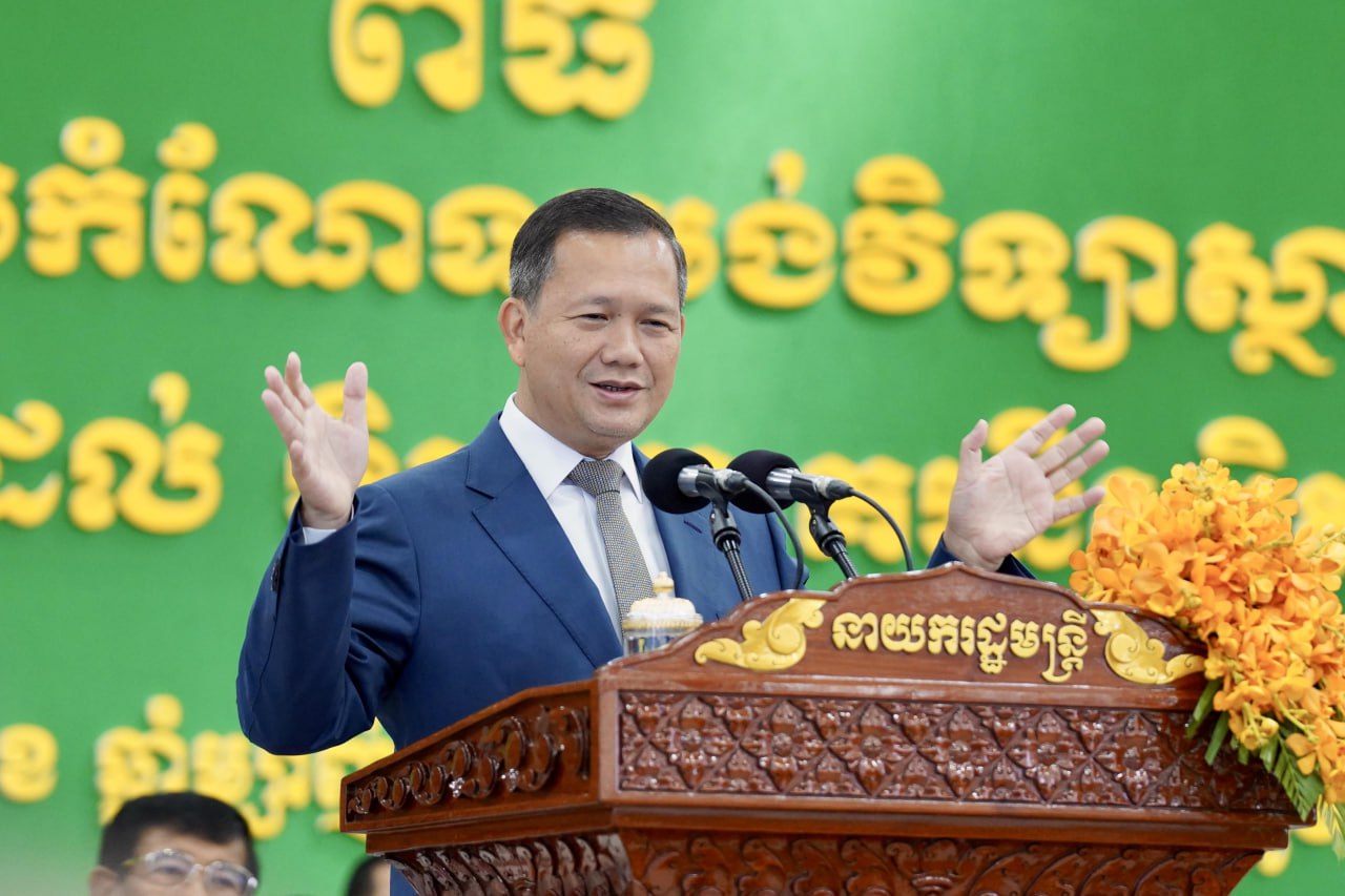 សម្ដេចធិបតី អញ្ជើញសម្ពោធសមិទ្ធផលកំណែទម្រង់វិទ្យាស្ថានជាតិអប់រំ និងប្រគល់ សញ្ញាបត្រជូនដល់និស្សិត និងគរុនិស្សិត នៅវិទ្យាស្ថានជាតិអប់រំ