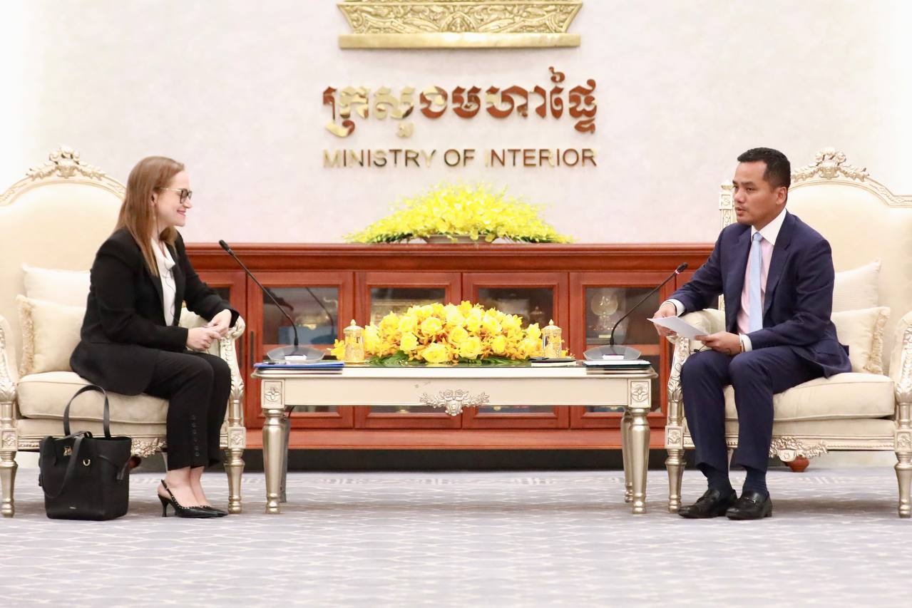 ក្នុងជំនួបជាមួយ ឯកឧត្តមអភិសន្តិបណ្ឌិត ស សុខា  ប្រធានបេសកកម្ម IOM សរសើរនិងលើកទឹកចិត្តការខិតខំរបស់កម្ពុជា