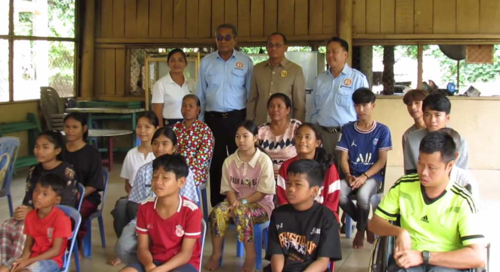 ឯកឧត្តម ស៊ុន សុវណ្ណារិទ្ធិ សាកសួរសុខទុក្ខ និងនាំអំណោយផ្ដល់ជូន កុមារកំព្រានៅក្នុងមណ្ឌលកុមារកំព្រាខេត្តកំពង់ឆ្នាំង
