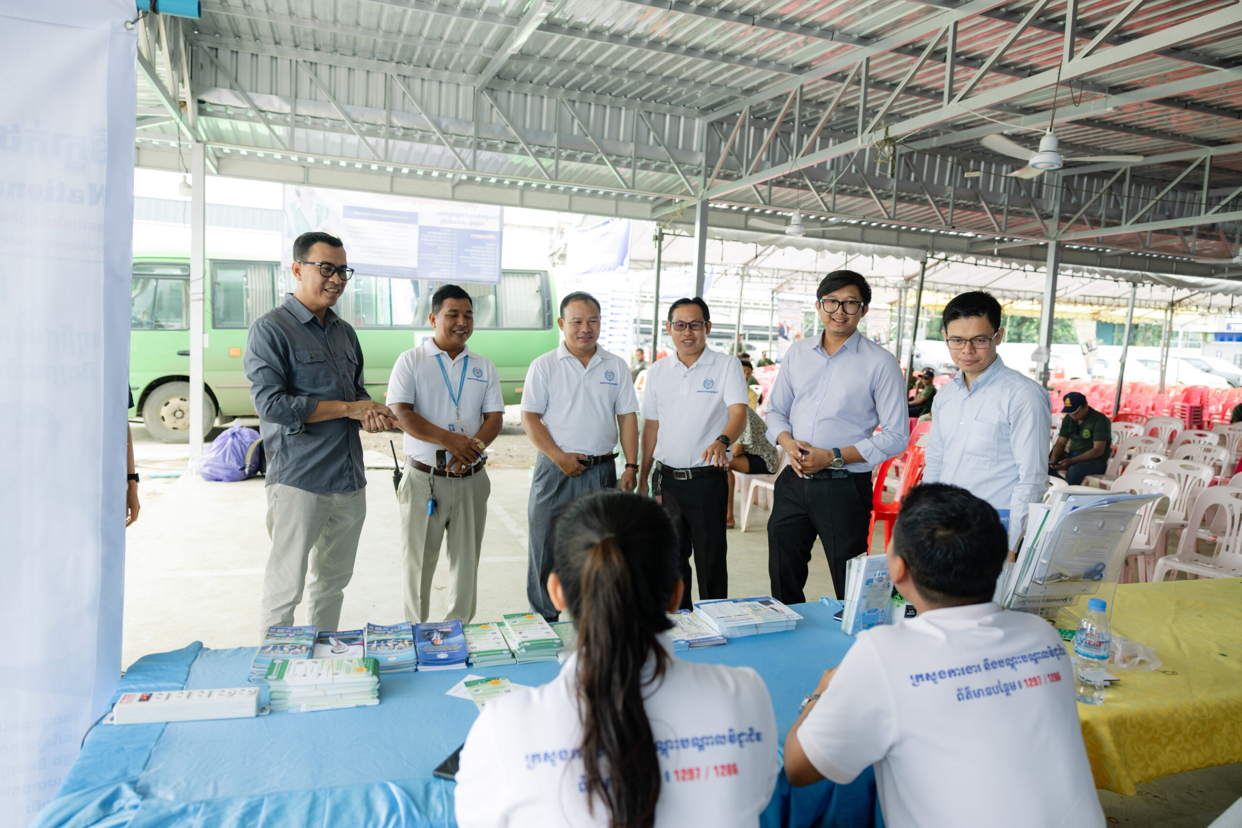 ឯកឧត្តមបណ្ឌិត ចន ណារិទ្ធ ចុះសិក្សាអំពីស្ថានភាព និងតម្រូវការផ្តល់ការគាំពារជូនពលរដ្ឋ នៅតាមច្រកទ្វារជាប់ព្រំដែន