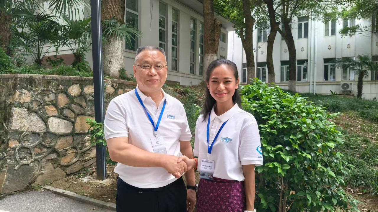 មន្រ្តីជាន់ខ្ពស់ក្រសួងកសិកម្មទស្សនកិច្ចស្វែងយល់ពីការគ្រប់គ្រង និងអភិរក្សសត្វផ្សោត នៅទីក្រុងវូហាន ប្រទេសចិន