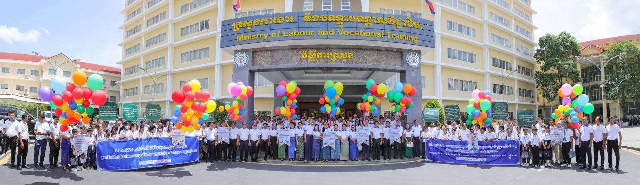 ការលុបបំបាត់ទម្រង់ធ្ងន់ធ្ងរ នៃពលកម្មកុមារ គឺជាការងារអាទិភាពរបស់រាជរដ្ឋាភិបាលកម្ពុជា