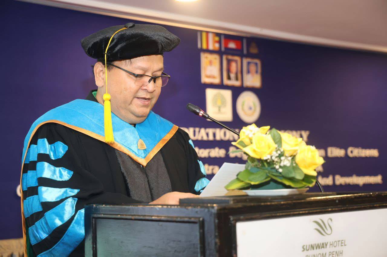 បុគ្គលឆ្នើមគំរូ ៣រូប ទទួលសញ្ញាបត្របណ្ឌិតកិត្តិយសទស្សនវិជ្ជា និងអក្សសាស្ត្រខ្មែរ