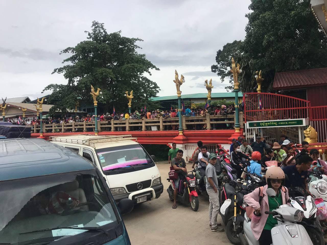 សម្តេចតេជោ ហ៊ុន សែន គាំទ្ររាជរដ្ឋាភិបាល ក្នុងការបិទច្រកដូងនៃព្រំដែនកម្ពុជា និងថៃ នៅខេត្តបាត់ដំបង