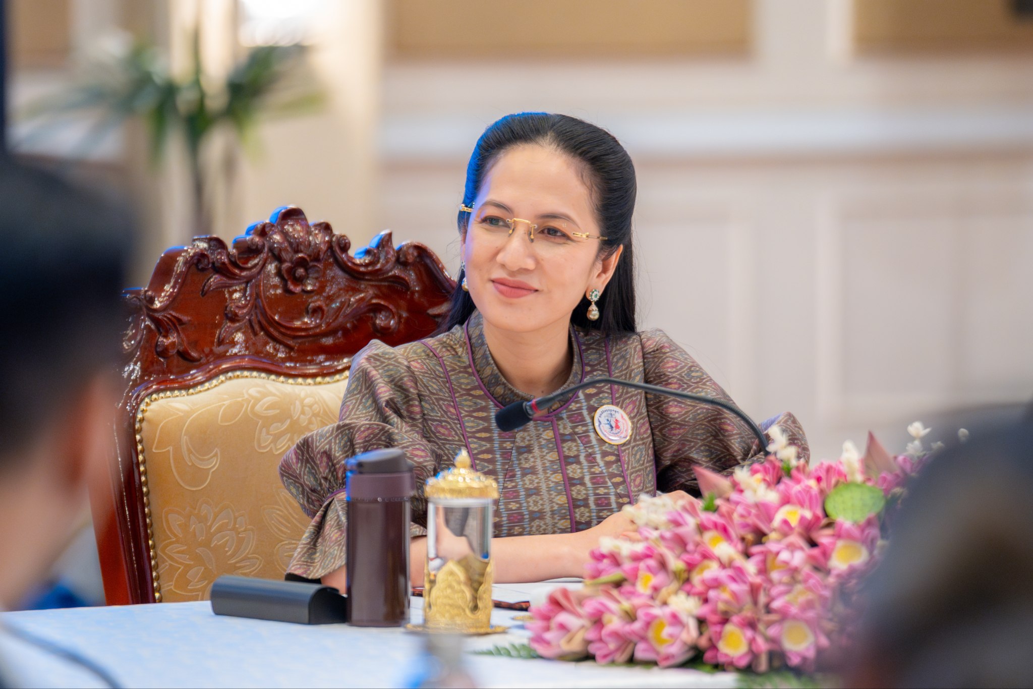 លោកជំទាវបណ្ឌិត ពេជ ចន្ទមុន្នី សំណេះសំណាលជាមួយក្រុមអ្នកមានប្រជាប្រិយភាព និងក្រុមសិល្បករ