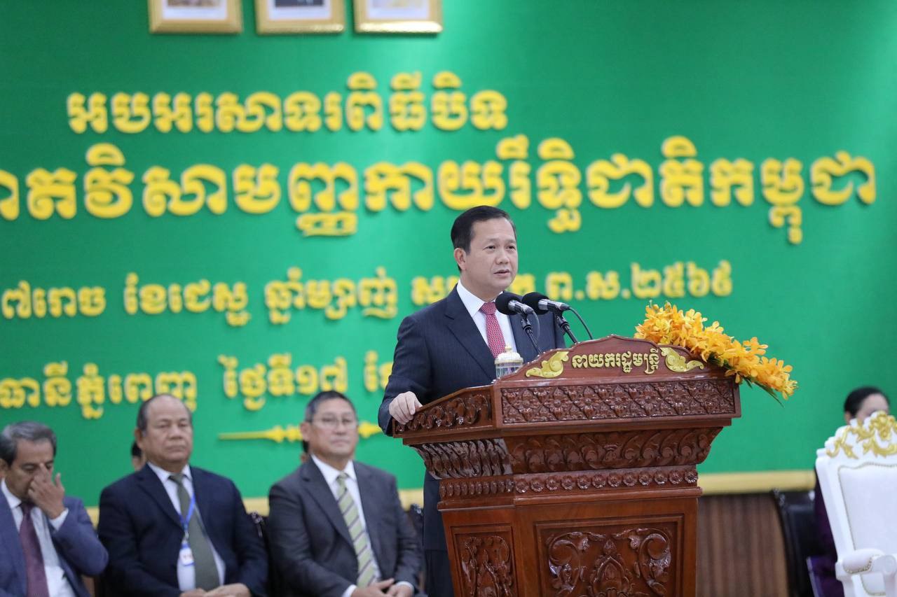 ពលរដ្ឋខ្មែរនៅក្រៅប្រទេស បង្ហាញការភ្ញាក់ផ្អើល ក្រោយប្រទេសថៃគំរាមផ្ដាច់អគ្គិសនី និងអ៊ីនធឺណិត ប៉ុន្ដែកម្ពុជា បែរជាអ្នកផ្ដាច់អ៊ីនអឺណិត និងអគ្គីសនីពីថៃដោយខ្លួនឯងភ្លាមៗតែម្តង, នេះបង្ហាញពីសមត្ថភាពរបស់កម្ពុជា ដែលអាចឈរដោយខ្លួនឯង ។