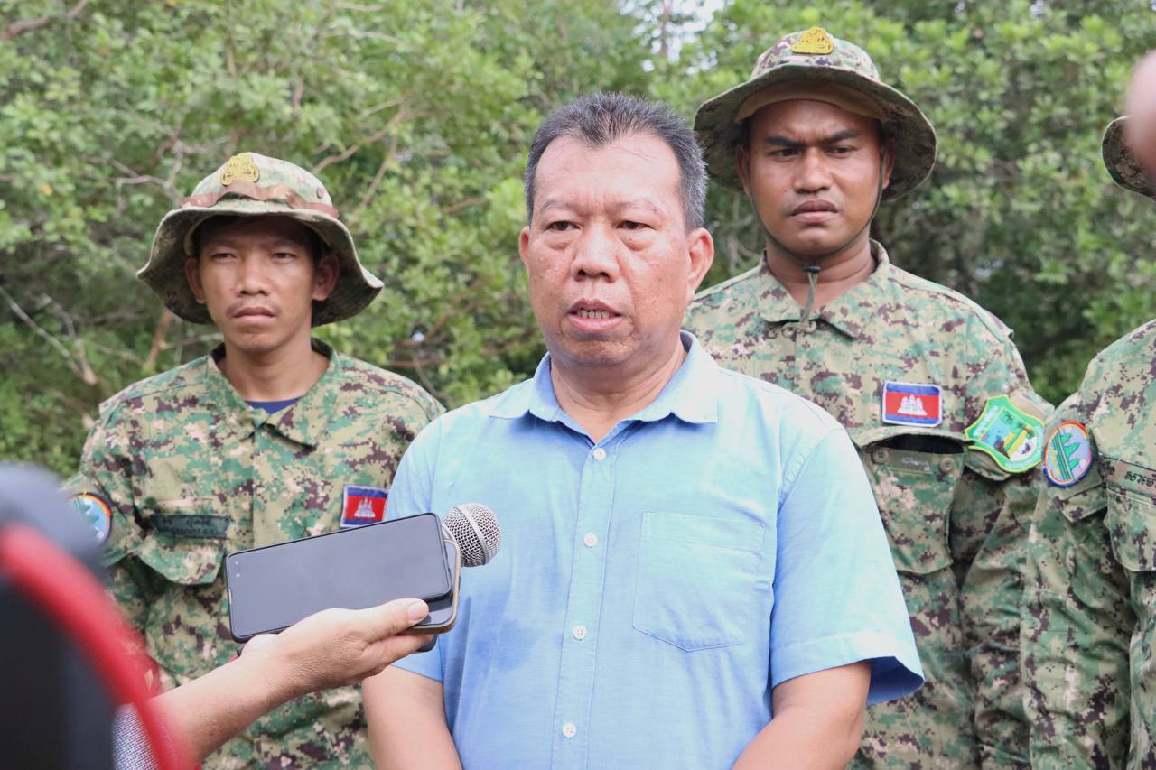 សិស្សអាហាររូបករណ៍គម្រោងរេដបូកនៅឃុំជីផាតបានចេញបំពេញការងារ ខណៈឪពុកម្តាយបង្ហាញការសប្បាយចិត្ត