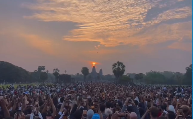 សមរាត្រីនៅទឹកដីអង្គរ 🇰🇭