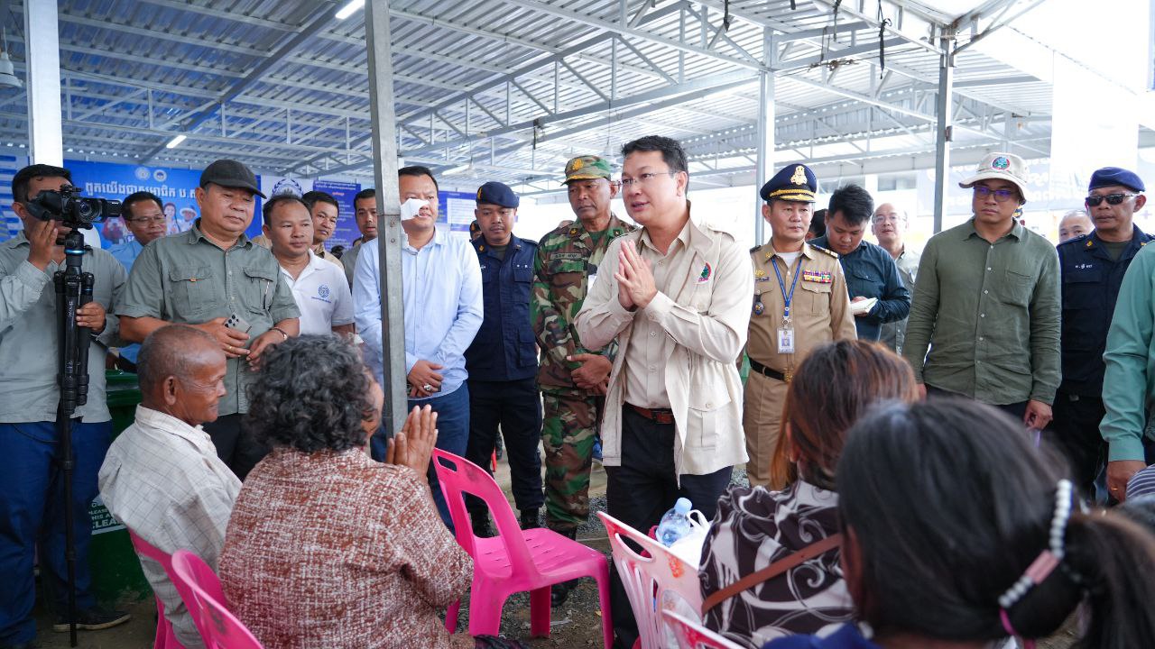 រដ្ឋមន្រី្តក្រសួងកសិកម្ម លើកទឹកចិត្តដល់មន្រ្តីរាជការ និងកងកម្លាំង ទាំងអស់ត្រូវខិតខំជួយសម្របសម្រួលដល់ ពលរដ្ឋខ្មែរ ធ្វើដំណើរទៅស្រុកកំណើត