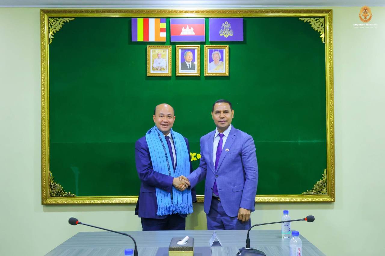 ឯកអគ្គរដ្ឋទូតទីម័រឡេស្តេ ចូលជួបសំណេះសំណាល និងជម្រាបលា ឯកឧត្តមឧបនាយករដ្ឋមន្ត្រី ហ៊ុន ម៉ានី ខណៈចប់បេសកកម្មការទូនៅ កម្ពុជា