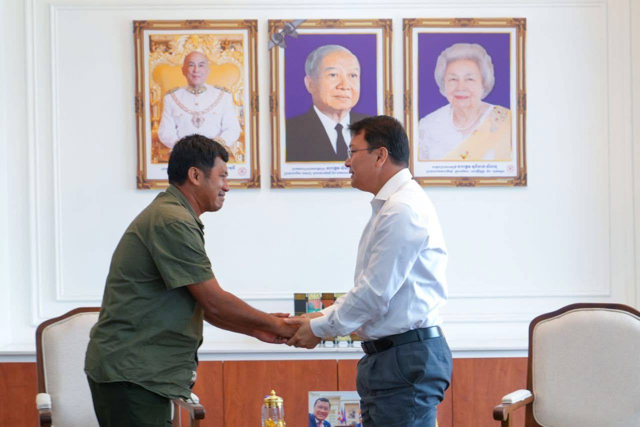 លោកទ្រី ស៊ីថេង បញ្ជាក់ជំហរមិនត្រលប់ទៅធ្វើការជាមួយអង្គការវិញទេ តែសុំអនុញ្ញាតទៅលេងជាមួយឡាក់គី ក្នុងនាមជាសាច់ញាតិ