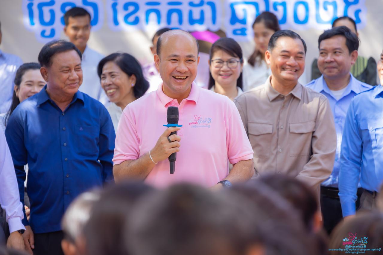 ឯកឧត្តម ហ៊ុន ម៉ានី ៖ កម្មវិធី«សួរសុខទុក្ខពីប៉ាម៉ានី»គោលបំណង ឱ្យកុមារដឹងពីគុណតម្លៃនៃការសិក្សា ព្រមទាំងលើកទឹកចិត្តឱ្យអាណាព្យាបាល ជំរុញកូនៗឱ្យខិតខំសិក្សារៀនសូត្រ