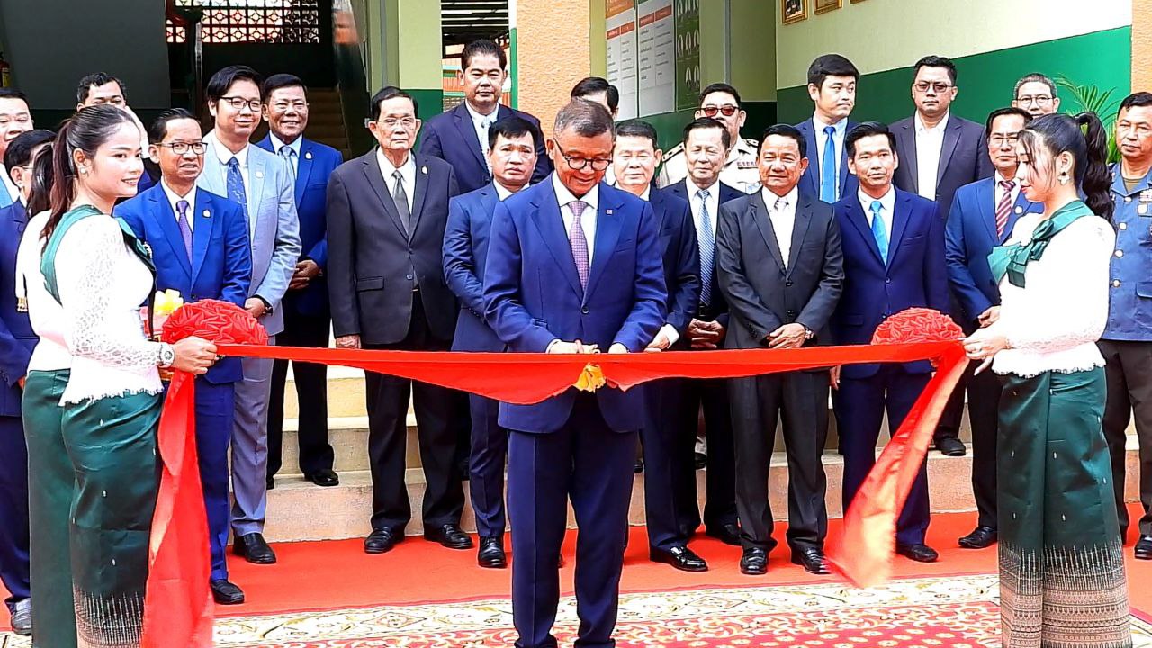 រដ្ឋមន្រ្តីអប់រំ៖ ការបញ្ចូលបច្ចេកវិទ្យា បញ្ញាសិប្បនិម្មិតក្នុងការអប់រំគឺជា​ការចាំ​បាច់នៅថ្ងៃអនាគត​