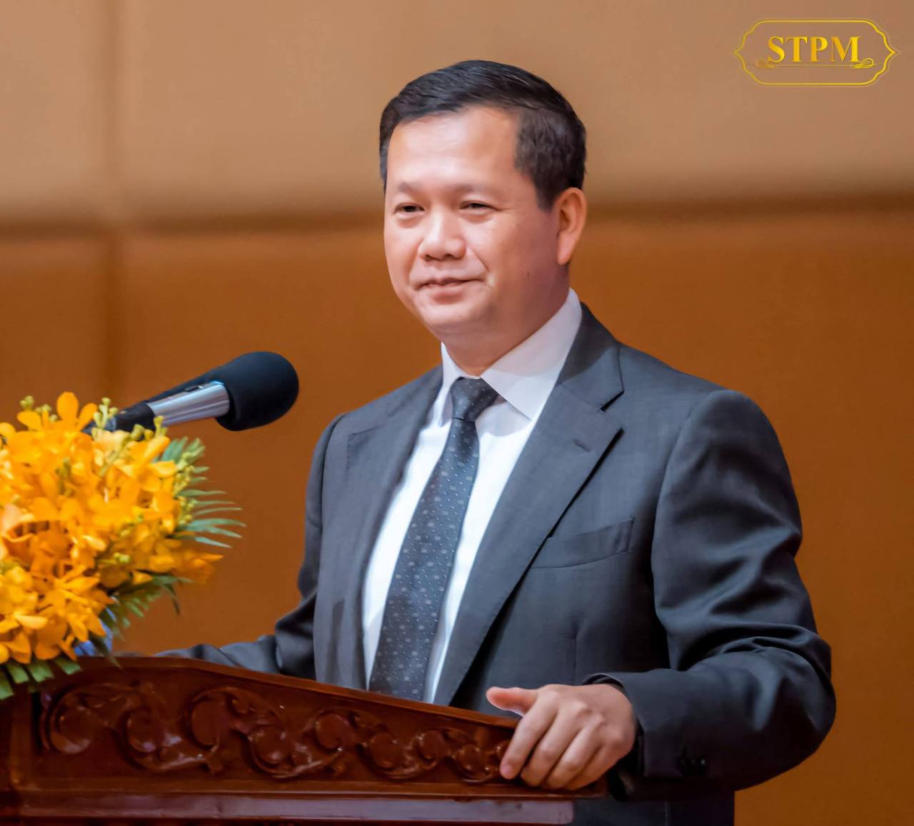សម្ដេចធិបតី អំពាវនាវឲ្យពលរដ្ឋខ្មែររក្សានូវសីលធម៌ សេចក្តីថ្លៃថ្នូ ជៀសវាងពីការធ្វើសកម្មភាពណាមួយដែលប៉ះពាល់ដល់ស្ថានទូត ក្រុមហ៊ុន និងពលរដ្ឋថៃ ដែលកំពុងរស់នៅក្នុងប្រទេសកម្ពុជា