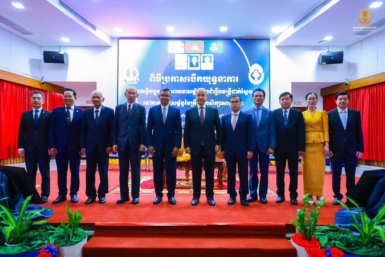 ឯកឧត្តមបណ្ឌិតសភាចារ្យ ហង់ជួន ណារ៉ុន ៖ “កូនៗ រងគ្រោះដោយសារសង្គ្រាមហើយ មិនឱ្យកូនៗ រងគ្រោះដោយសារការប្រឡងបាក់ឌុបនោះឡើយ”
