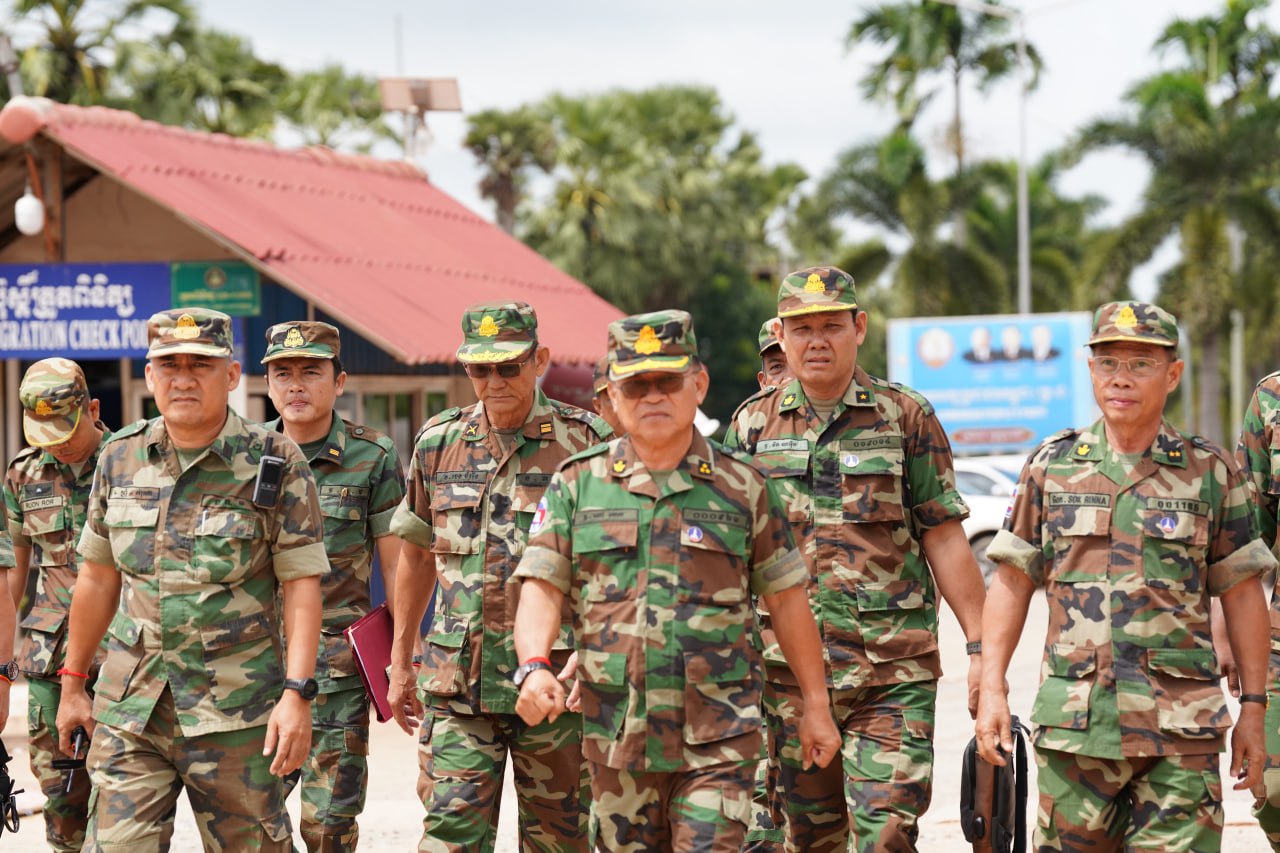 មេបញ្ជាការភូមិភាគ៤ កម្ពុជា និងមេបញ្ជាការភូមិភាគទី២ ថៃ ឯកភាពយល់ព្រមឈប់បាញ់គ្នា