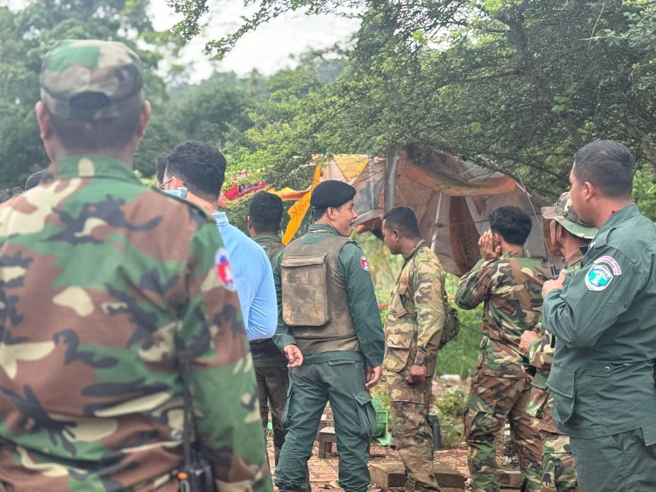 កងទ័ពកម្ពុជា និងថៃ ជួបគ្នានៅច្រកអានសេះ ពង្រឹងស្មារតីអនុវត្តបទឈប់បាញ់, ទ័ពថៃ ស្រួលចិត្តពេលលែងផ្ទុះអាវុធដាក់គ្នា