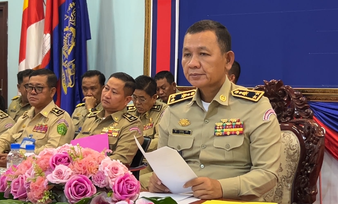 ស្នងការនគរបាលខេត្តតាកែវបានដាក់បទបញ្ជាដល់អធិការស្រុក ក្រុងទាំង១០ ឱ្យត្រួតពិនិត្យនិងបង្រ្កាបបទល្មើស​អនឡាញ