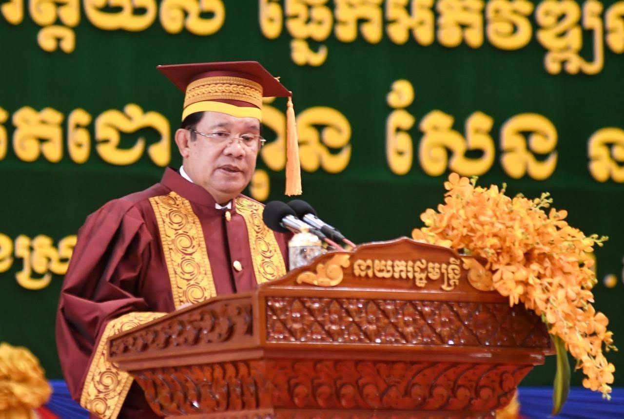 សម្ដេចតេជោ ហ៊ុន សែន អស់សំណើច ដែលសាកលវិទ្យាល័យថៃមួយ បោះឆ្នោតដកហូតសញ្ញាបត្រពីសម្ដេច