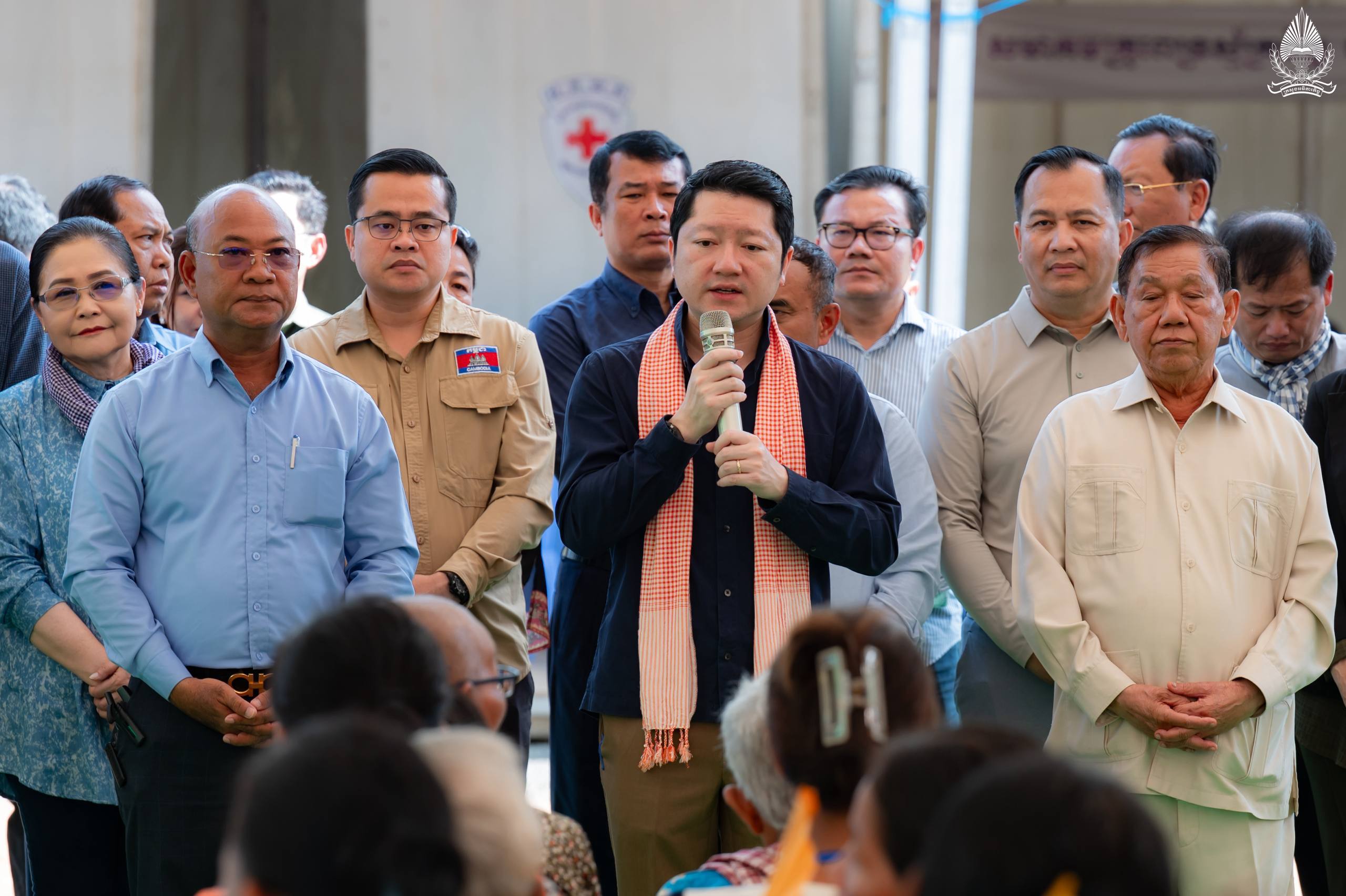 រដ្ឋមន្រ្តីក្រសួងអធិការកិច្ច សួរសុខទុក្ខប្រជាពលរដ្ឋភៀសសឹកនៅមណ្ឌលសុវត្ថិភាព វត្តឧត្តរគិរីទួលអណ្ដែត ក្នុងខេត្តព្រះវិហារ
