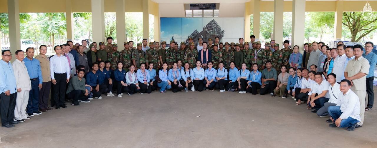 ក្រុមការងារ Soma Initiative នៃក្រុមហ៊ុន សោម៉ា គ្រុប និងបុត្រសម្ព័ន្ធ ចូលរួមជាមួយក្រសួងអធិការកិច្ច នាំយកអំណោយទៅប្រគល់ជូនប្រជាជនភៀសសឹក និងកងទ័ពជួរមុខចំនួន៣កងពល