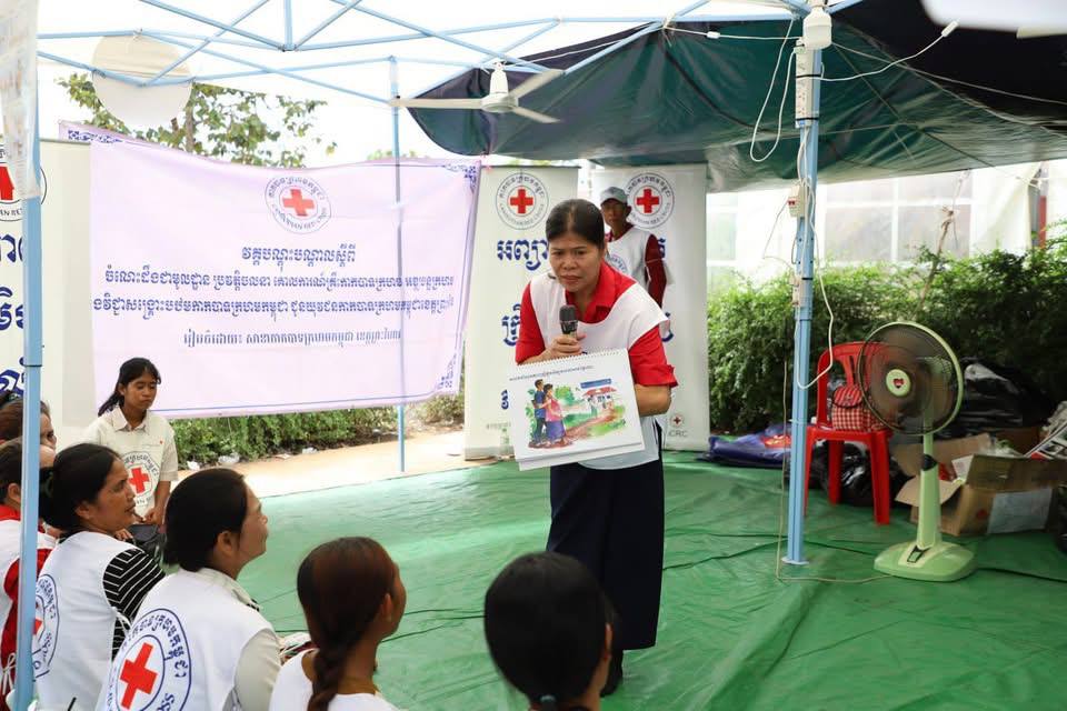 រយៈពេល ៣ថ្ងៃ កាកបាទក្រហមកម្ពុជា បានបណ្តុះបណ្តាល និងចុះអនុវត្តជាក់ស្តែង បន្តអប់រំផ្សព្វផ្សាយដល់ប្រជាពលរដ្ឋភៀសសឹក ស្នាក់នៅបណ្តោះអាសន្ននៅមណ្ឌលវត្តពោធិ៍៥០០០ ក្នុងខេត្តព្រះវិហារ