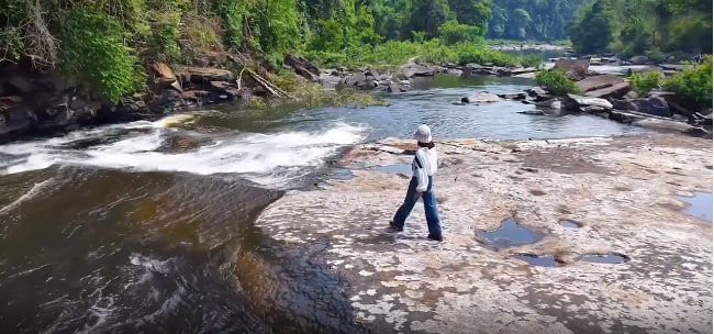 ទឹកធ្លាក់ពោធិ៩ ខេត្តកោះកុង