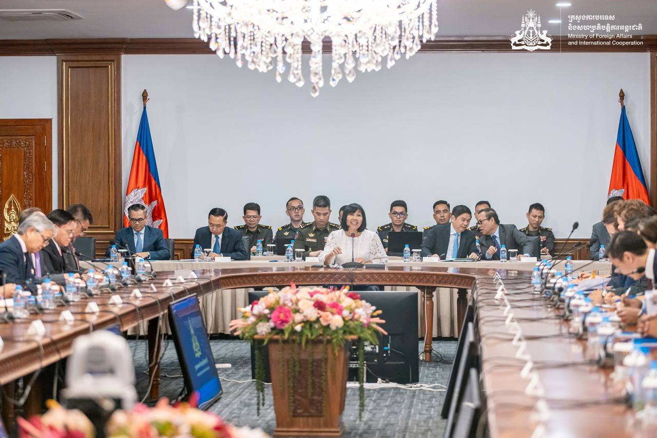 កម្ពុជាអំពាវនាវដល់ប្រទេសម៉ាឡេស៊ី ក្នុងនាមជាប្រធានអាស៊ាន និងដៃគូពាក់ព័ន្ធផ្សេងៗទៀត ឱ្យពន្លឿនការបង្កើតក្រុមអ្នកសង្កេតការណ៍អាស៊ាន