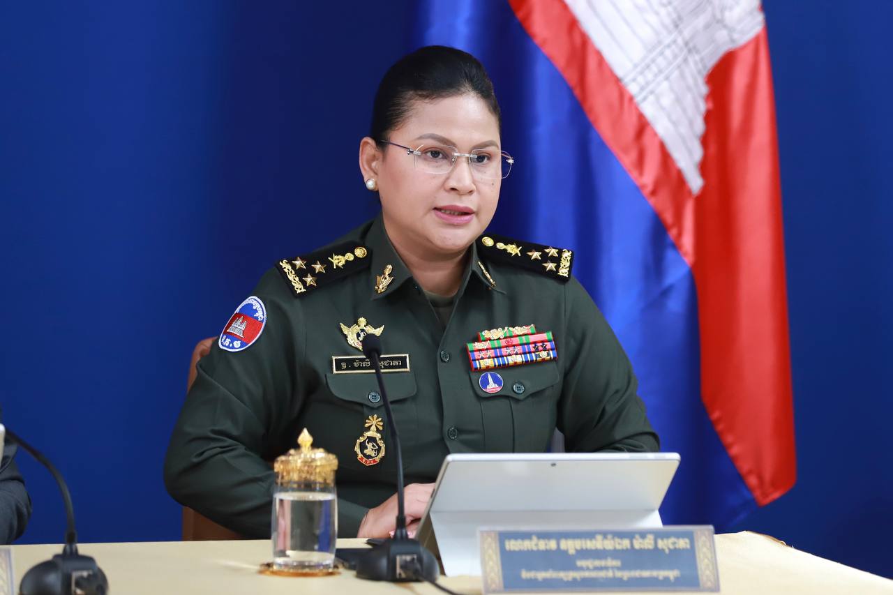 អ្នកនាំពាក្យក្រសួងការពារជាតិ ៖ ពលរដ្ឋកម្ពុជា ទប់ស្កាត់ពីការឈ្លានពានរបស់ថៃ ដែលយកបន្លាលួសមកព័ទ្ធយកផ្ទះសម្បែង និងដីធ្លីពួកគាត់ គឺដើម្បីការពារទ្រព្សសម្បត្តិ និងស្រឡាញ់ទឹកដី