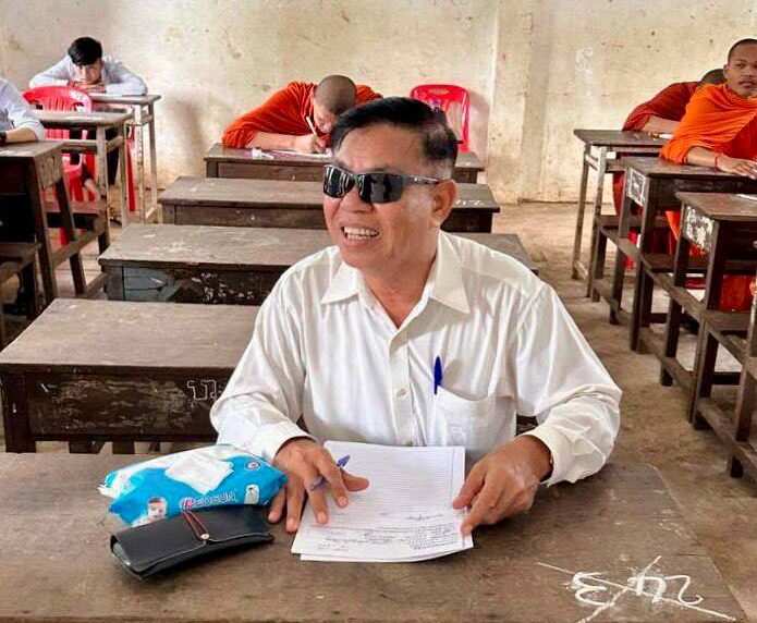 បេក្ខជនប្រឡងបាក់ឌុបវ័យ៦៤ ឆ្នាំ និងបេក្ខជនមានបញ្ហា​សុខភាព៤​នាក់បន្តការប្រឡងដដែល