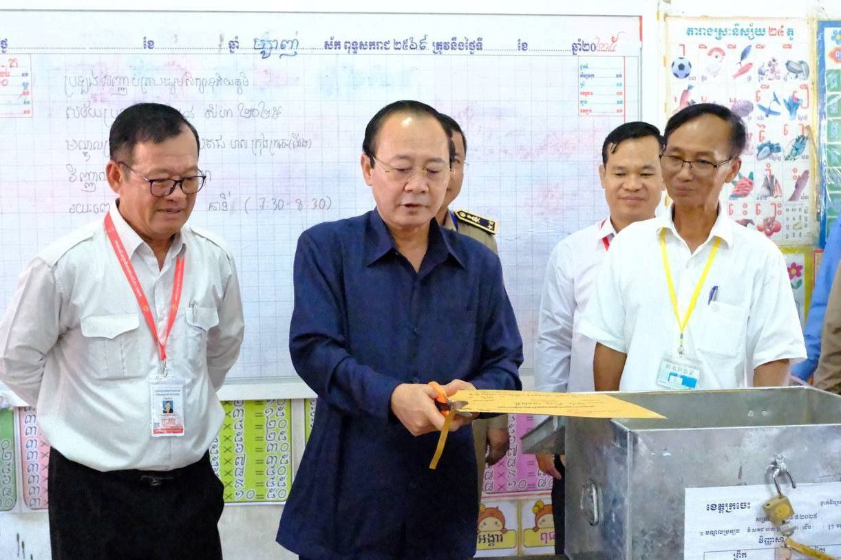 អភិបាលខេត្តក្រចេះលើកទឹកចិត្តបេក្ខជនប្រឡងបាក់ឌុប ត្រូវប្រកាន់ខ្ជាប់នូវវិន័យនិងត្រូវខិតខំឱ្យអស់ពីសមត្ថភាព