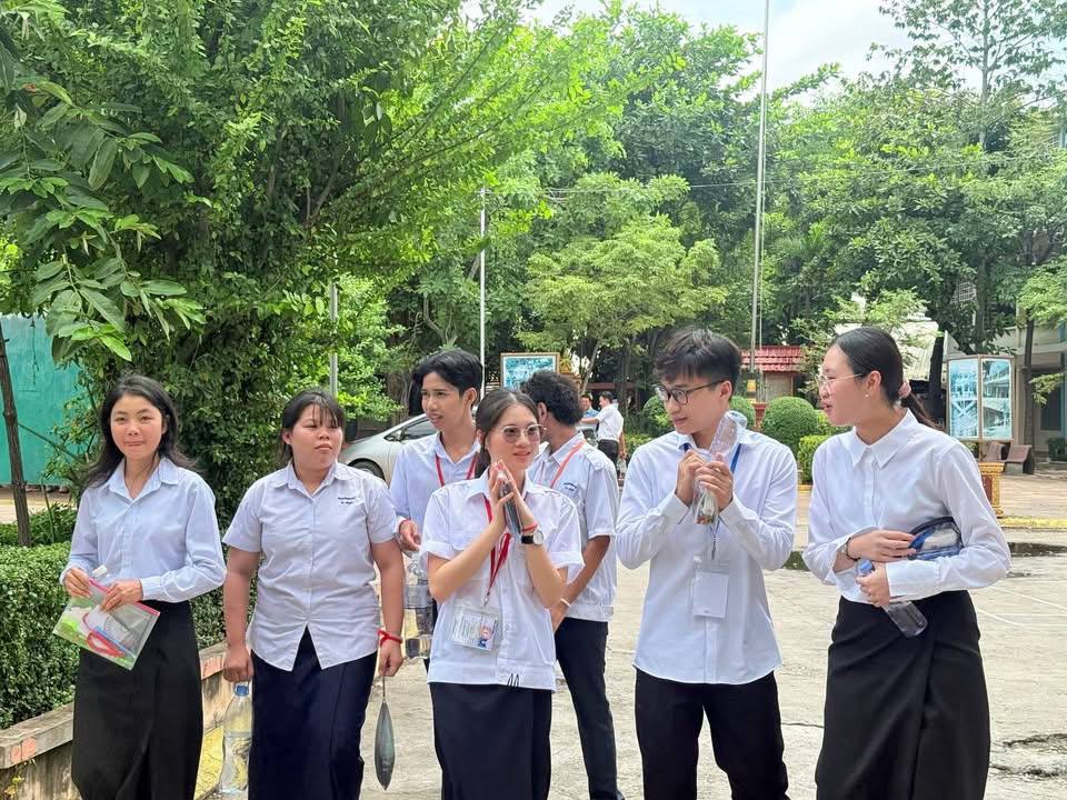 ប្រឡងបាក់ឌុបព្រឹកថ្ងៃទី២ មានបេក្ខជនអវត្តមានជិត ២ពាន់នាក់ និង បេក្ខជនដែលមានបញ្ហាសុខភាពចំនួន ៨៣នាក់