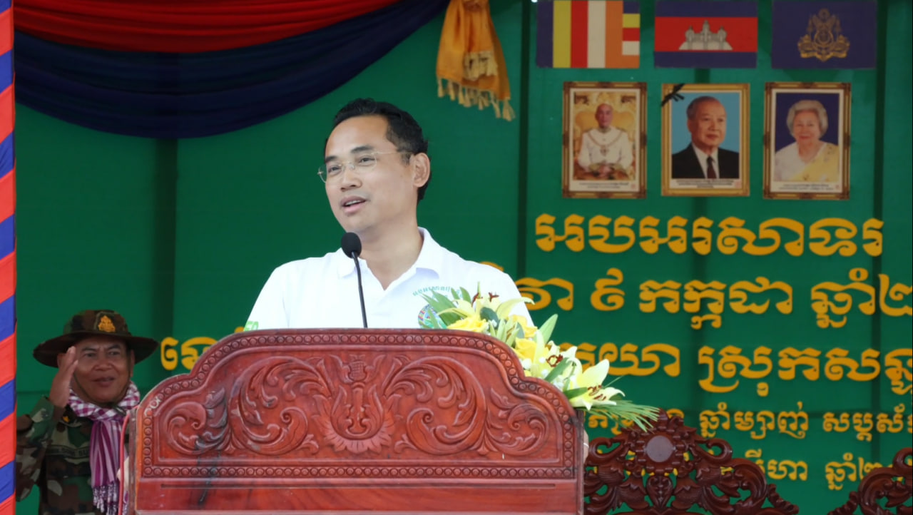 អភិបាលខេត្តកំពង់ធំ អញ្ជើញចូលរួមដាំស្ដារព្រៃឈើឡើងវិញ នៅតំបន់ ៤៤ នៅឃុំបឹងល្វា