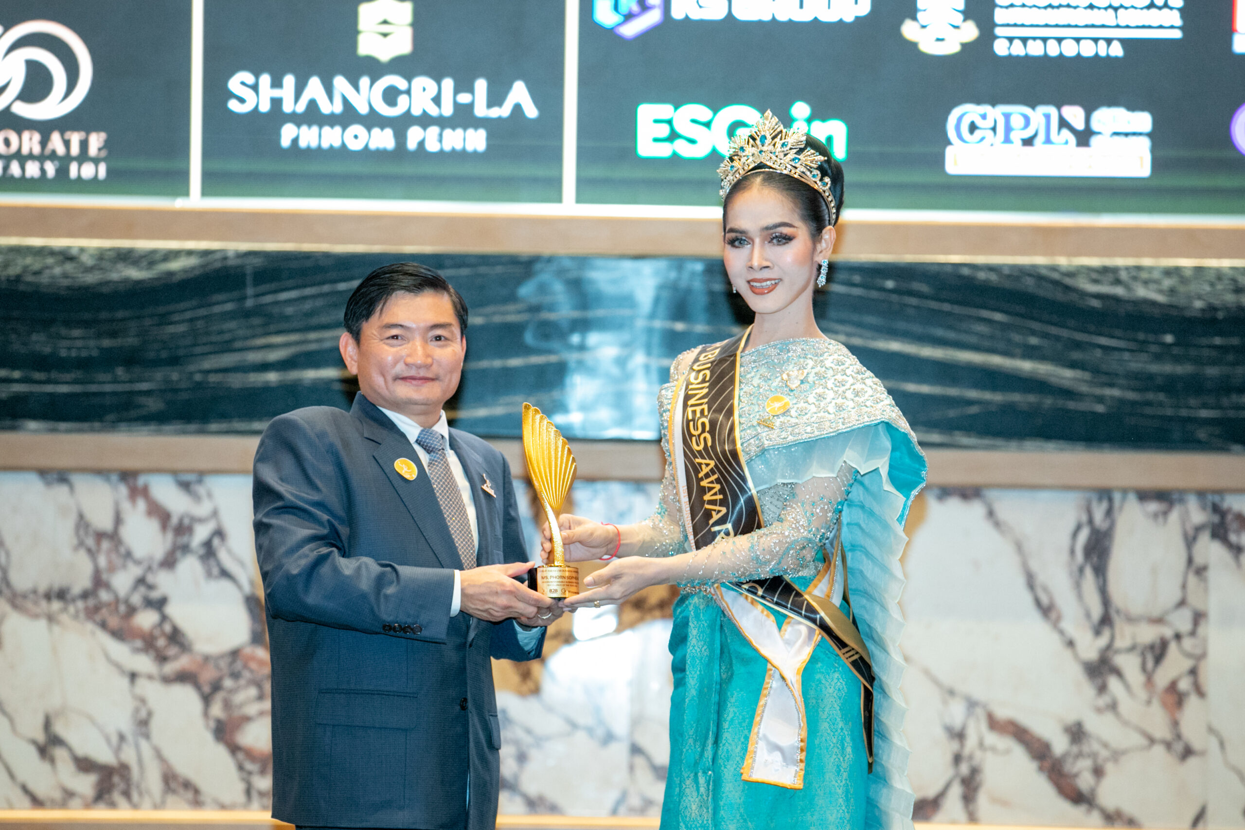 ឯកឧត្ដម ហេង សួរ៖ទំនួលខុសត្រូវសង្គម គឺជាសរសៃឈាមមួយ នៃអាជីវកម្ម​មាន​ចី​រ​ភាព និងជាការចងភ្ជាប់រវាងផលប្រយោជន៍ឯកជន និងផលប្រយោជន៍សា​ធា​រណៈ