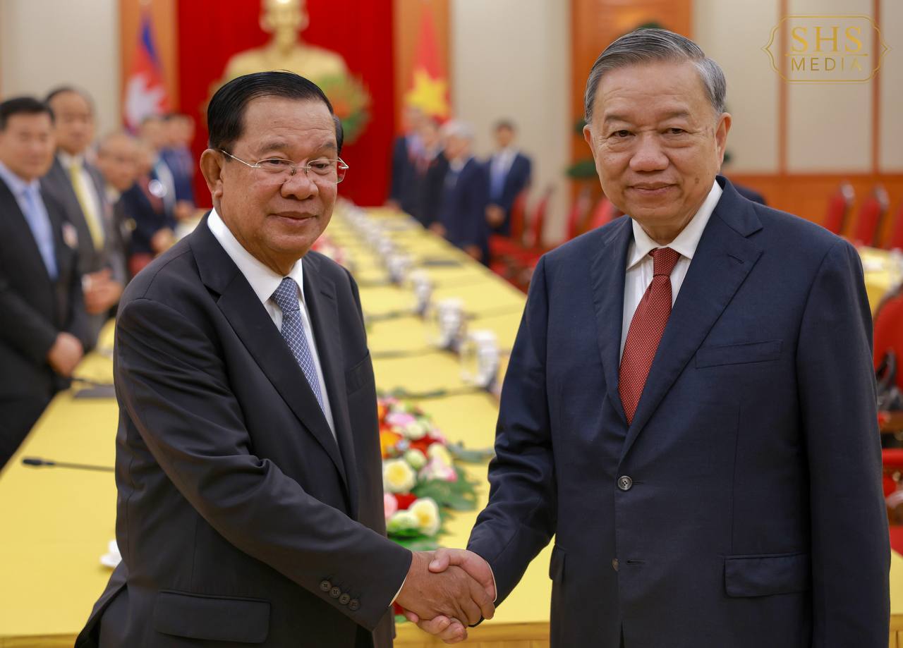 សម្តេចតេជោ ហ៊ុន សែន អញ្ជើញជួបពិភាក្សាការងារជាមួយ ឯកឧត្តម To Lam អគ្គលេខាធិការគណបក្សកុម្មុយនីស្តវៀតណាម នៅទីក្រុងហាណូយ
