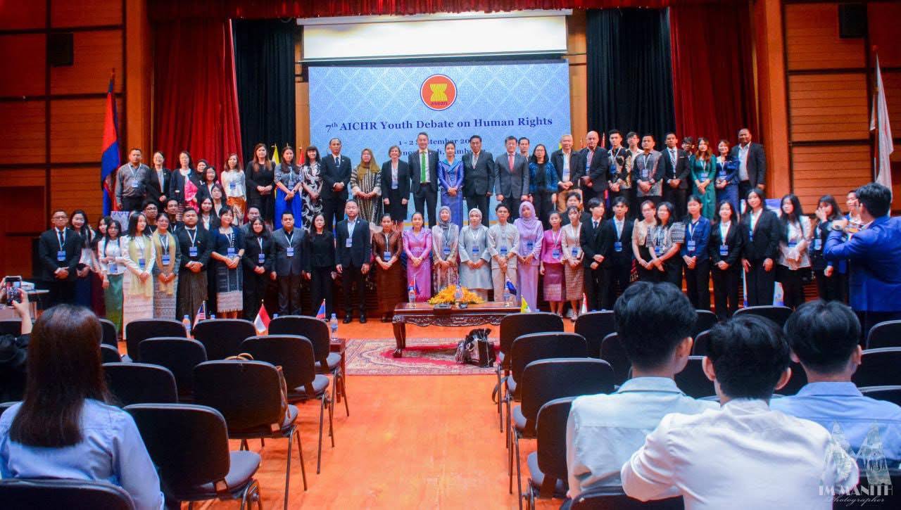 លោកជំទាវ អ៊ុច និពន្ធ ៖ តួនាទីដ៏សំខាន់របស់យុវជន ក្នុងការលើកកម្ពស់ និងការពារសិទ្ធិមនុស្ស ព្រោះពួកគេនឹងក្លាយទៅជាអ្នកដឹកនាំសង្គមជាតិនាពេលអនាគត
